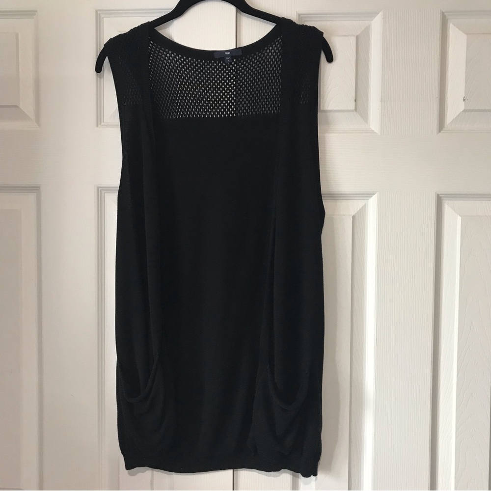 Gap black open front sleeveless cardigan S